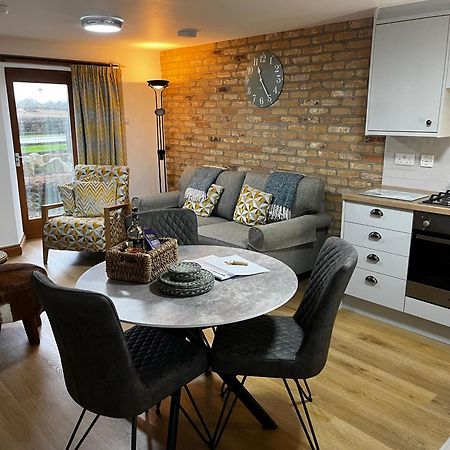 Badger Cottage Скарбъро Екстериор снимка